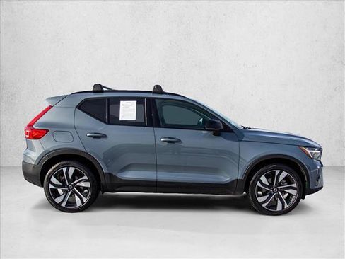 Used 2023 Volvo XC40 B5 Ultimate w/ Protection Package Premier image 4