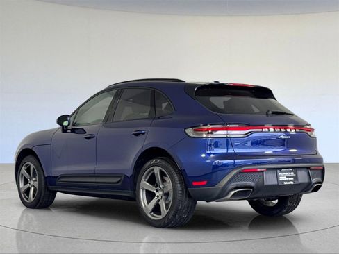 Used 2025 Porsche Macan image 3