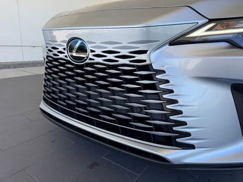 Used 2024 Lexus RX 350 FWD image 2