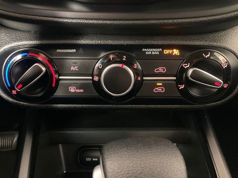 Used 2022 Kia Soul LX w/ Technology Package image 9