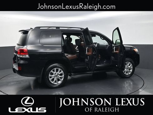 Used 2016 Toyota Land Cruiser AWD/4WD image 32