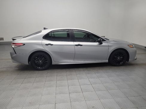 Used 2020 Toyota Camry SE image 10