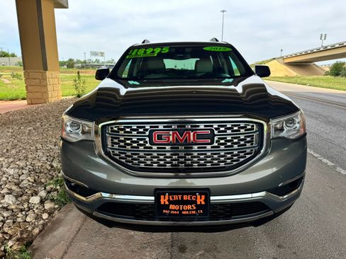 Used 2018 GMC Acadia Denali w/ Technology Package FWD image 8
