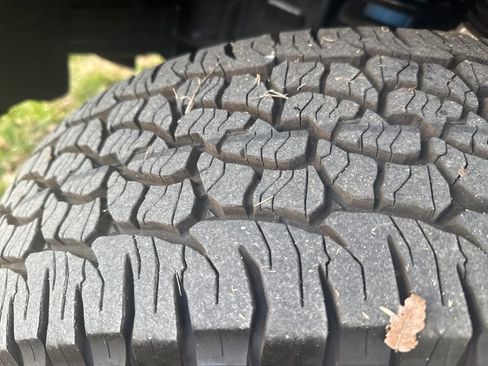 Used 2024 Toyota Tacoma TRD Off-Road image 29