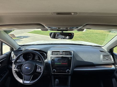 Used 2019 Subaru Outback 2.5i Limited AWD/4WD image 18