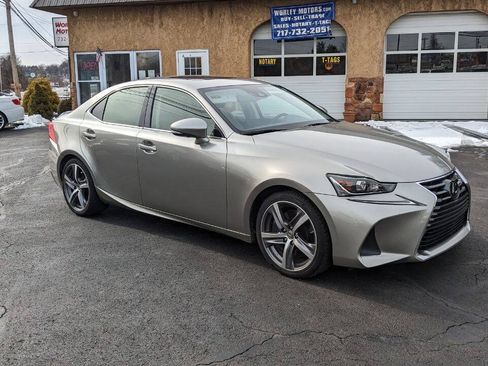 Used 2018 Lexus IS 300 AWD w/ Comfort Package image 4