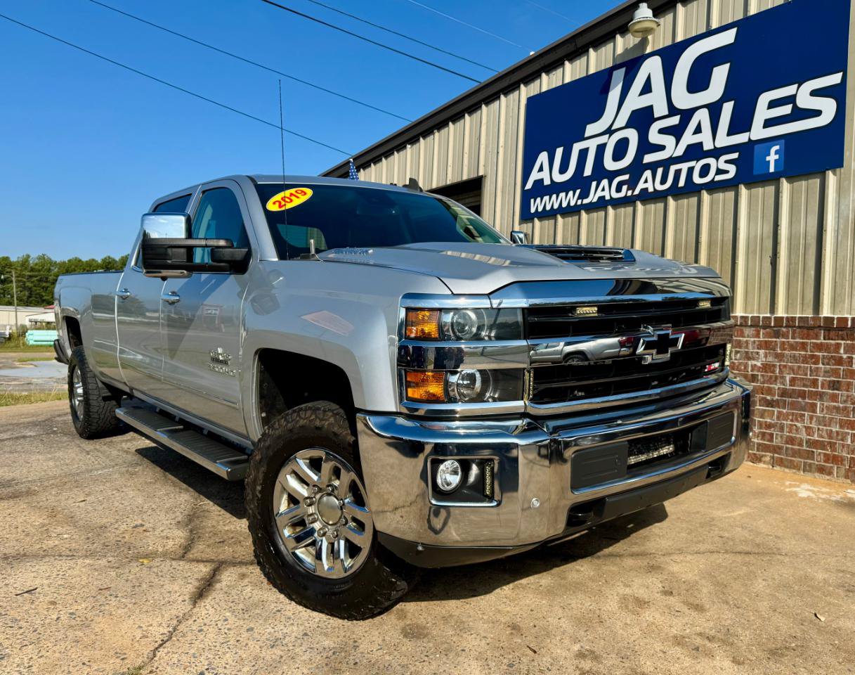 Used 2019 Chevrolet Silverado 3500 LTZ w/ Duramax Plus Package AWD/4WD image 3