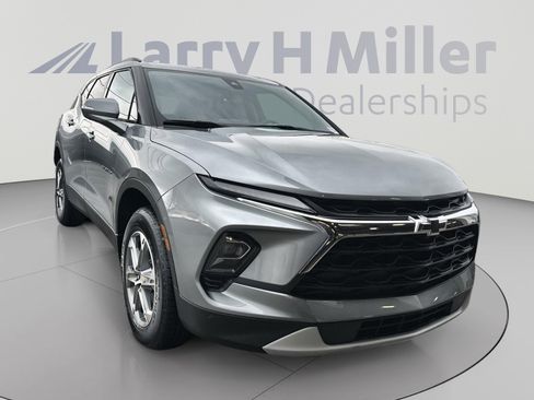 New 2026 Chevrolet Blazer LT w/ Sound & Technology Package AWD/4WD image 2