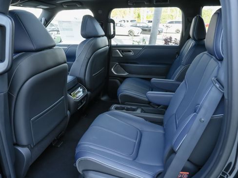 New 2026 INFINITI QX80 4WD image 28