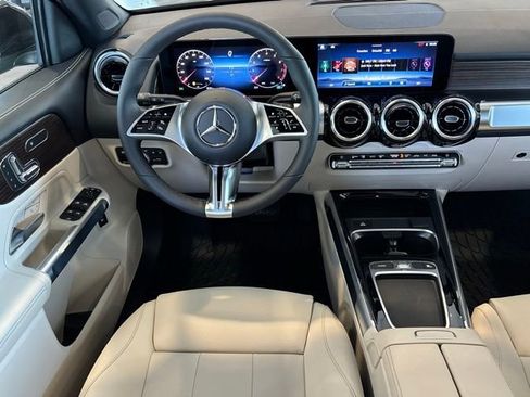 New 2026 Mercedes-Benz GLB 250 4MATIC image 23