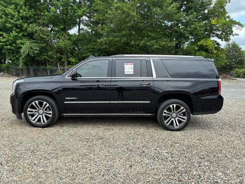 Used 2019 GMC Yukon XL Denali w/ Denali Ultimate Package AWD/4WD image 2