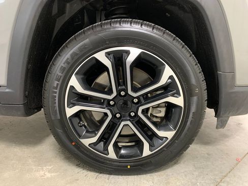 Used 2023 Jeep Compass Limited image 29