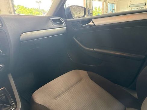 Used 2017 Volkswagen Jetta S FWD image 21