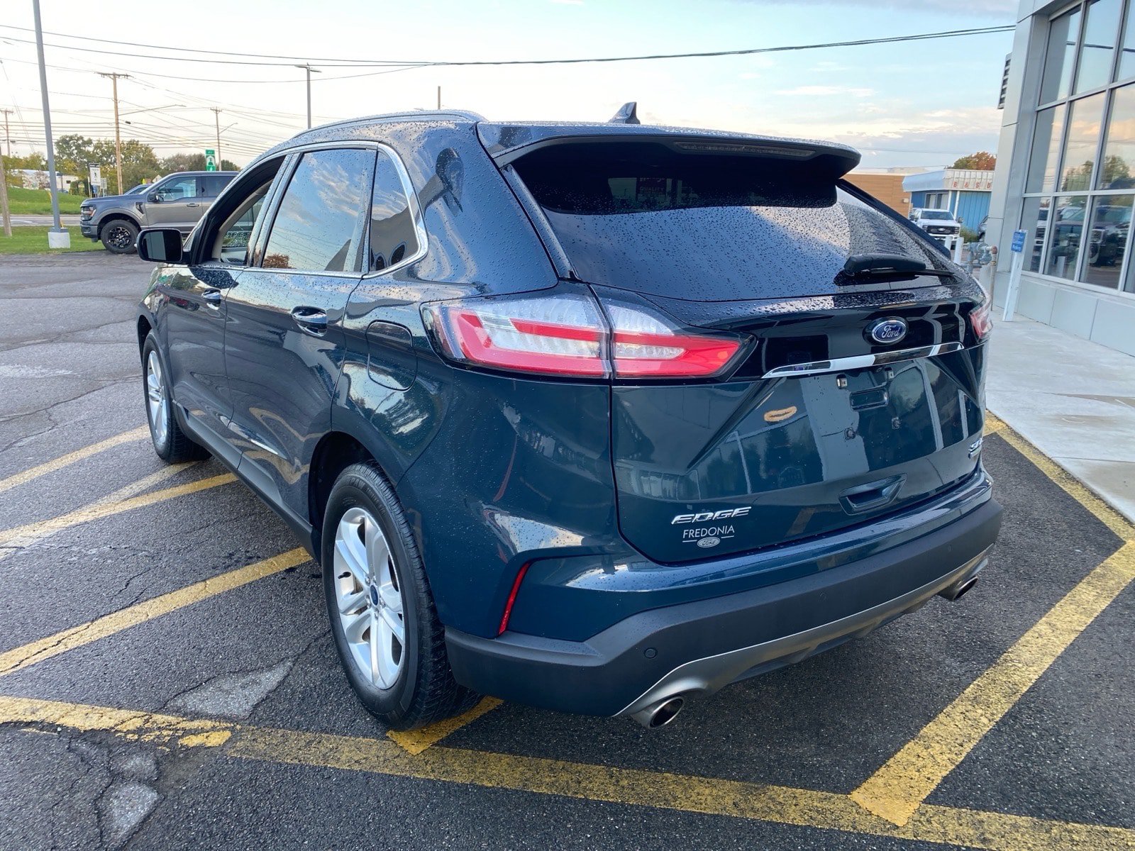 Used 2019 Ford Edge SEL w/ Equipment Group 201A AWD/4WD image 4