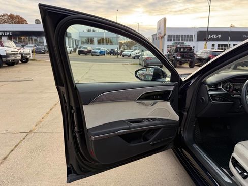 Used 2022 Audi A8 L 3.0T w/ Executive Package image 28