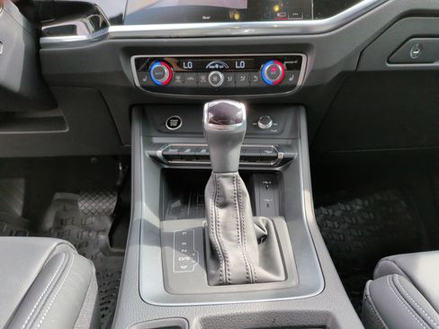 Certified 2025 Audi Q3 2.0T Premium w/ Convenience Package image 30