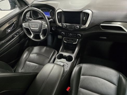 Used 2024 GMC Terrain SLT image 21