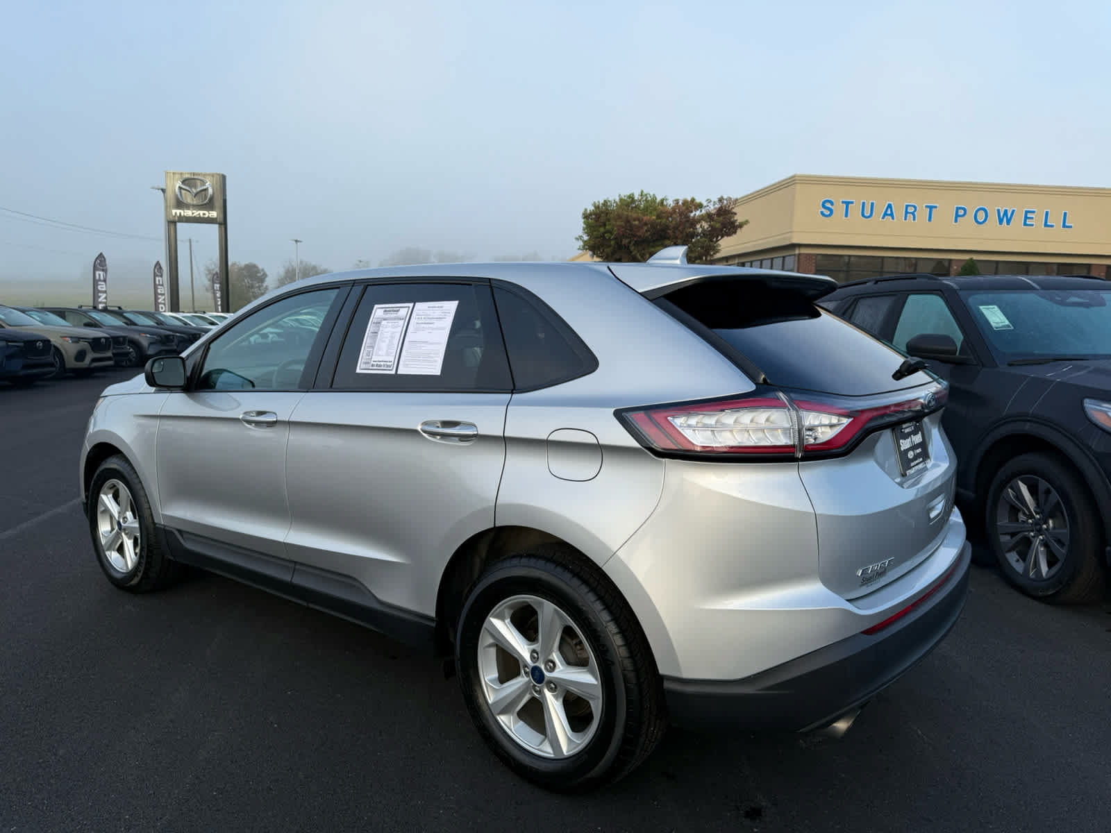 Used 2018 Ford Edge SE FWD image 26