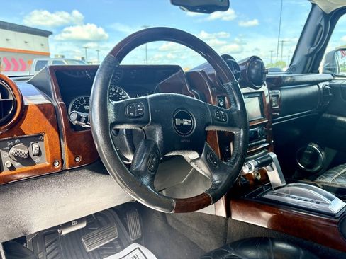 Used 2005 HUMMER H2 w/ Preferred Equipment Group AWD/4WD image 13