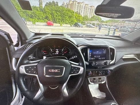 Used 2022 GMC Terrain SLT w/ Infotainment Package II AWD/4WD image 11