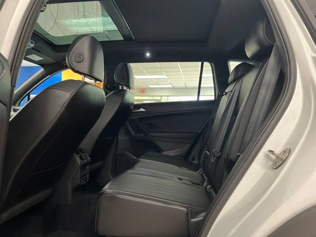 Used 2023 Volkswagen Tiguan SE R-Line AWD/4WD image 16