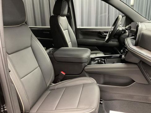 New 2026 Chevrolet Suburban Premier w/ Sun And Tow Package AWD/4WD image 14