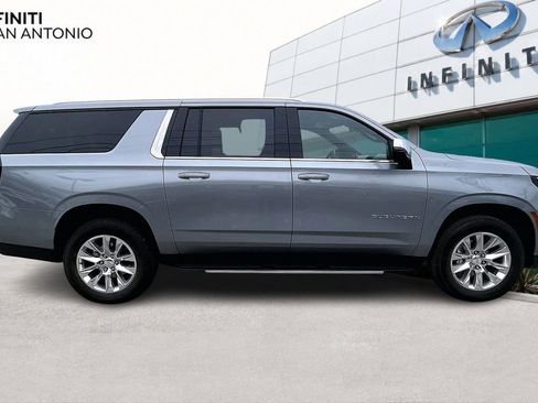 Used 2025 Chevrolet Suburban Premier AWD/4WD image 46