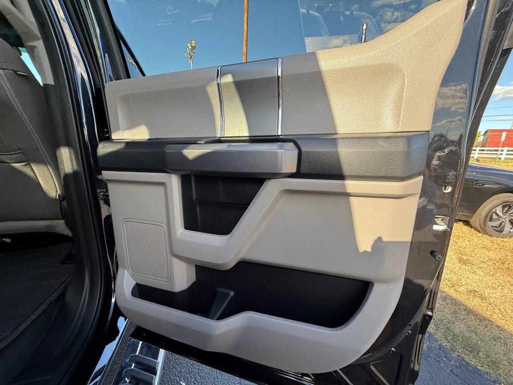 Used 2019 Ford F250 XLT w/ XLT Premium Package AWD/4WD image 16
