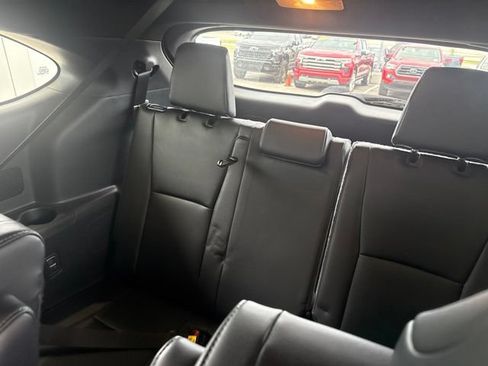 Used 2025 Toyota Highlander XSE AWD/4WD image 12