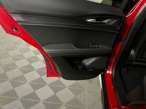Used 2023 Alfa Romeo Stelvio Sprint image 28