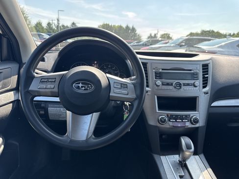 Used 2010 Subaru Legacy 2.5i AWD/4WD image 2