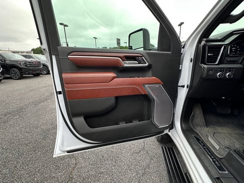 Certified 2024 GMC Sierra 3500 Denali Ultimate AWD/4WD image 23
