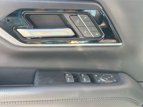 Certified 2025 GMC Yukon Denali image 23