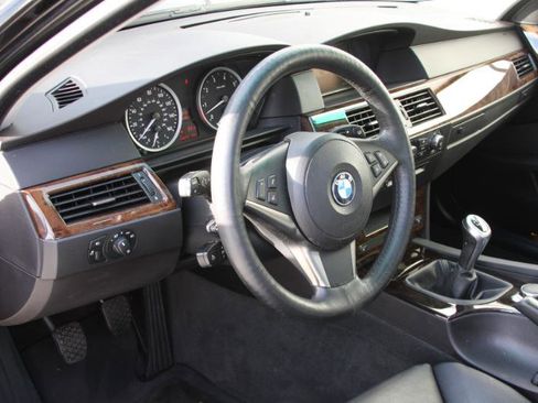 Used 2007 BMW 550i Sedan image 24