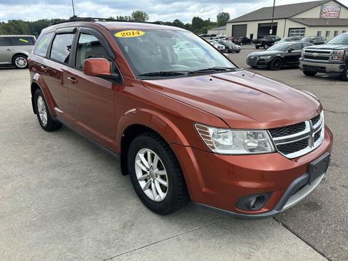 Used 2014 Dodge Journey SXT FWD image 3