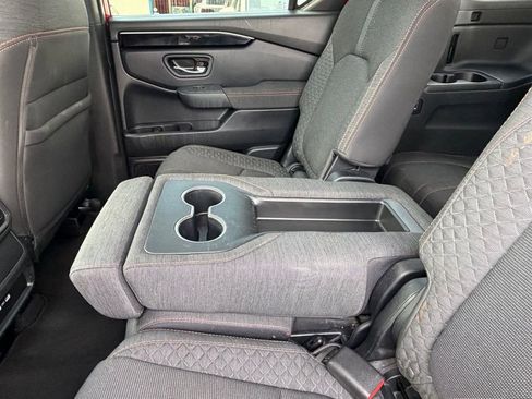 Used 2023 Honda Pilot Sport image 21