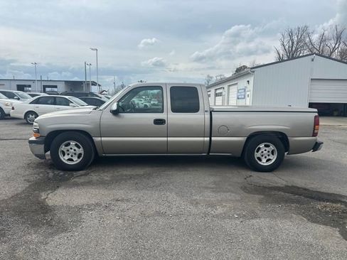 Used 2001 Chevrolet Silverado 1500 LS w/ Firm Ride Suspension Pkg image 2
