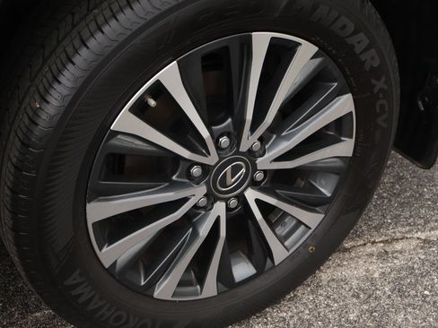 Used 2023 Lexus LX 600 4WD image 42