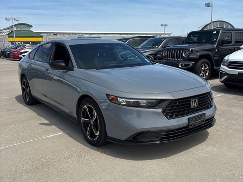 Used 2024 Honda Accord Sport image 2