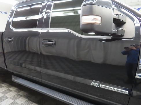 Used 2019 Ford F350 Lariat image 31