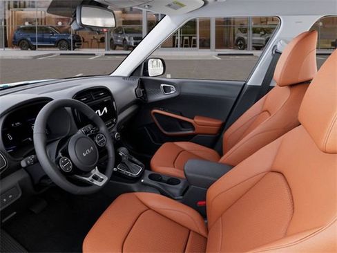Certified 2025 Kia Soul EX FWD image 17