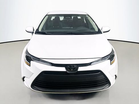 Used 2025 Toyota Corolla LE w/ Convenience Package FWD image 2