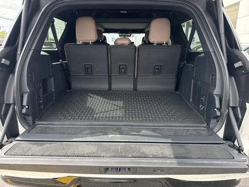 New 2026 Lincoln Navigator L Black Label AWD/4WD image 11