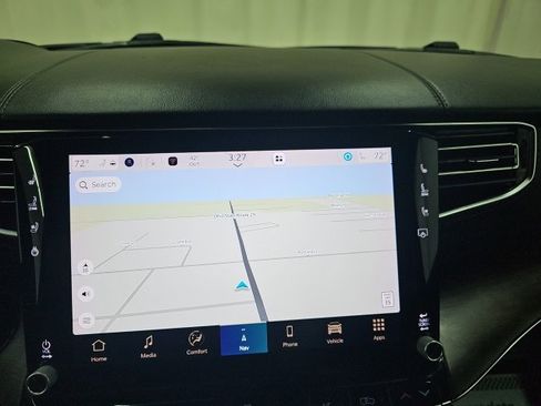 Used 2023 Jeep Grand Wagoneer L Series II image 4