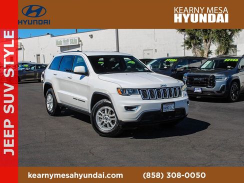Used 2018 Jeep Grand Cherokee Laredo image 1
