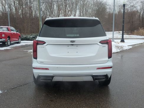 Used 2024 Cadillac XT6 Premium Luxury image 7