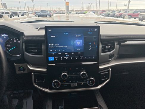 Used 2024 Ford Expedition Max XLT image 17