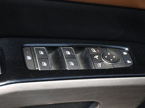 Used 2025 Nissan Pathfinder Platinum AWD/4WD image 12