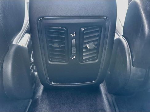 Used 2018 Jeep Grand Cherokee Laredo RWD image 27