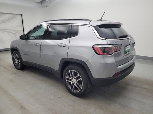 Used 2019 Jeep Compass Latitude w/ Popular Equipment Group FWD image 3